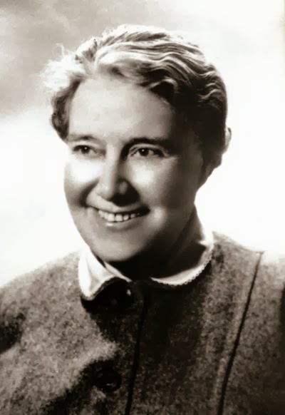 Pope Moves US Born Sister toward Beatification