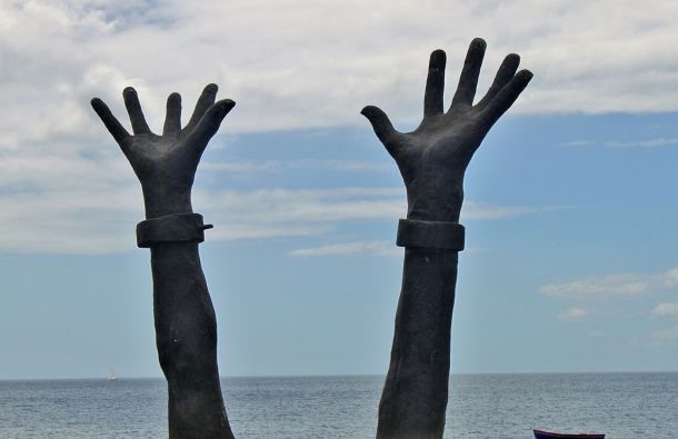 Schiavi, servi e liberi.